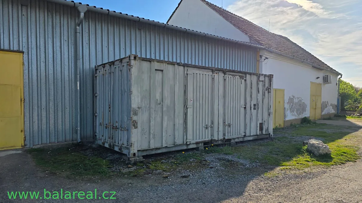 Pronájem garáže 14 m²